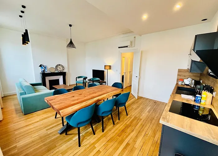 Hypercentre, Spacieux, Familial, L'urbain Apartmán *